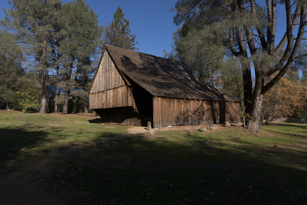 A vintage barn at Shasta State Historic Park (photo)