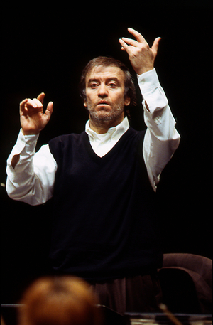 Valery Gergiev conducting the Orchestre de Paris at the Théâtre du Châtelet, Paris, France - December 2004.  Russian conductor. b. 2 May 1953