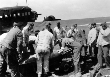 II. WK, Luftwaffe, Junkers around, 1941 (photo)