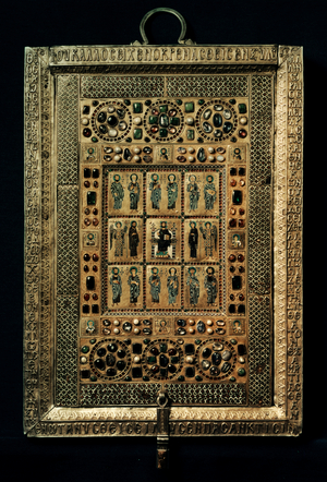 Silver and enamel reliquary “Staurothek” for a fragment of the True Cr…, Mid 10th century (gold, enamel, frisonné)