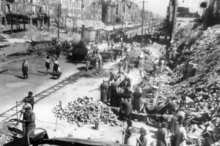 Postwar, Reconstruction Berlin, 1945 (photo)