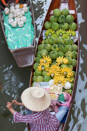 Boats at the Damnoen Saduak floating market near Bangkok, Thailand