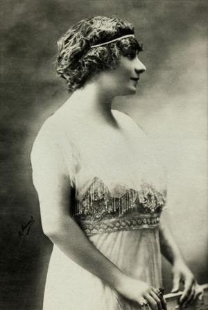 Portrait de Cora Laparcerie  (photo)