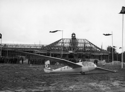 Topping out ceremony of the Trebbin gliding school of the NSFK, 1940