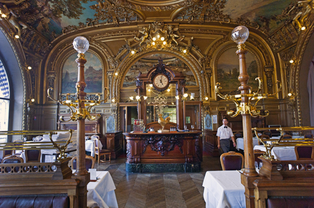 Le Train Bleu, a restaurant in the Gare de Lyon in Paris (photo)
