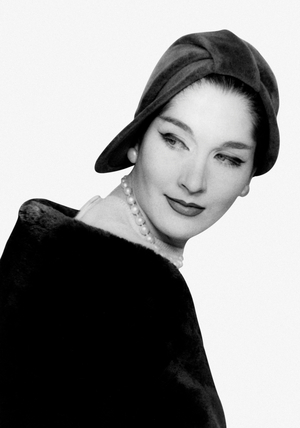1950s Style (b/w photo)