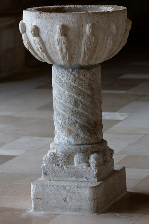 Abbey (Abbaye Notre-Dame de Saint-Rémy). Baptismal font (photo)