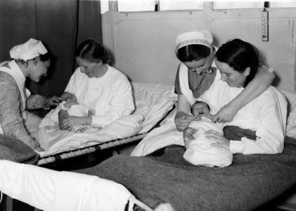 II. WK, Motorized standby hospital of the DRK 1940 (photo)