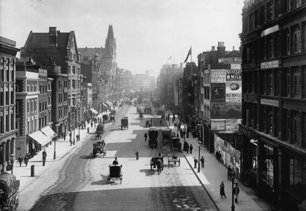 Farringdon Street, London, from Holborn Viaduct (photo)