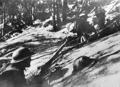 American soldiers on the Western front, 1918 (b/w photo)