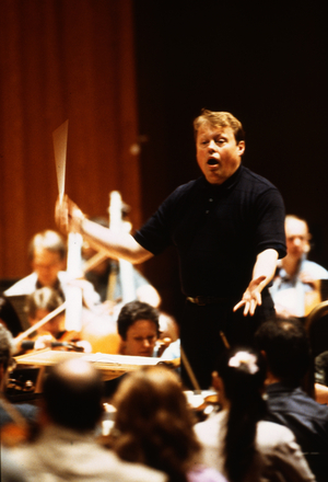 HICKOX RICHARD conducting London