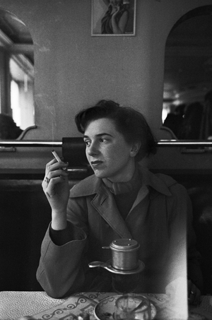 Journalist Traudl Lessing in a Paris coffeehouse ..., 1953 (photo)