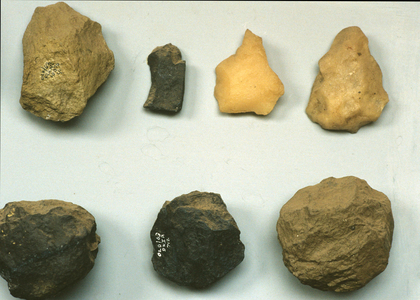 Oldowan choppers, Olduvai Gorge, 1 million years old (photo)