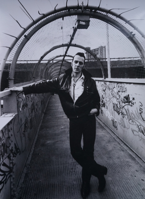 Portrait of Joe Strummer (b/w photo)