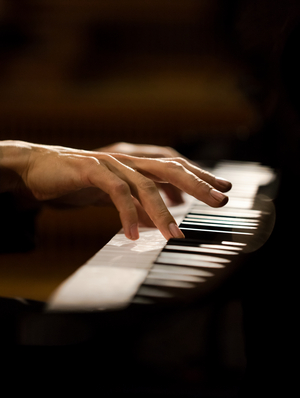 Lucas Debargue during the studio recording of his first CD, Berlin, 2016 (photo)