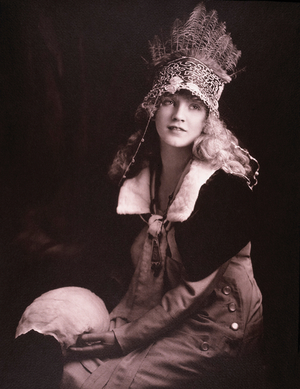 Actress Mary Miles Minter, Portrait, 1918 (b/w photo)