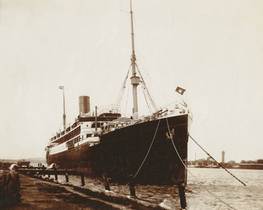 Steamship "King William II" around 1910 (photo)