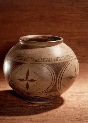 Vase, ceramic, iron age (400-0 BC) photo by Hubert Josse