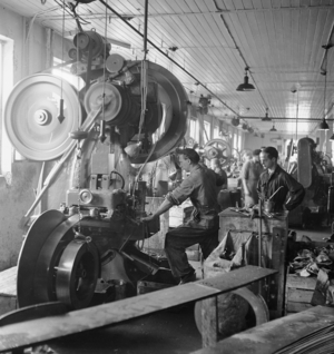 Sandnes 19490415. In booths with 75,000 bicycles. The company Jonas Øgländ in Sandnes, Rogaland …, 1949 (photo)
