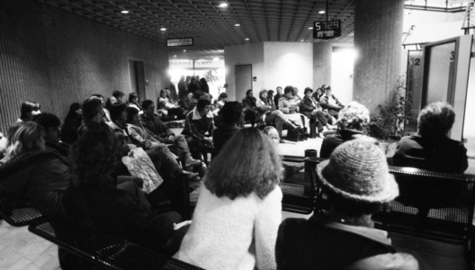 DEU, Germany, Hagen: A morning rush of unemployed at the employment office …, 1982 (photo)
