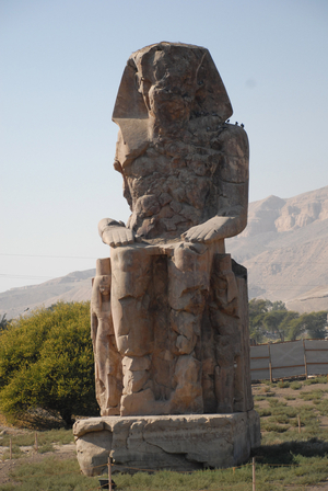 Colossi of Memnon, Egypt (photo)