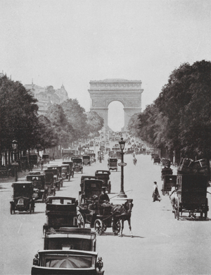 Arc de Triomphe, Paris (b/w photo)