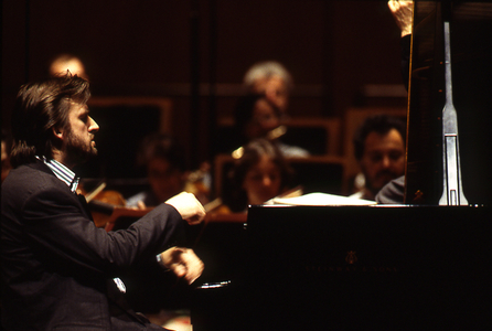 Barry Douglas - portrait of the English pianist in concert, Paris, France, May 1997. b. 1960.