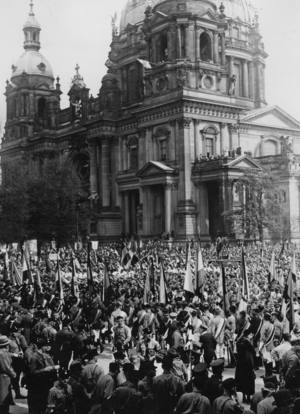 Youth rally in the Lustgarten in Berlin on May 1, 1933 (b/w photo)