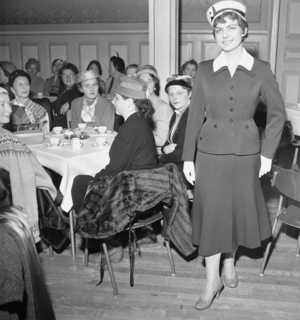 Fredrikstad 1957 The spring fashion is presented at Fønix in Fredrikstad …, 1957 (photo)