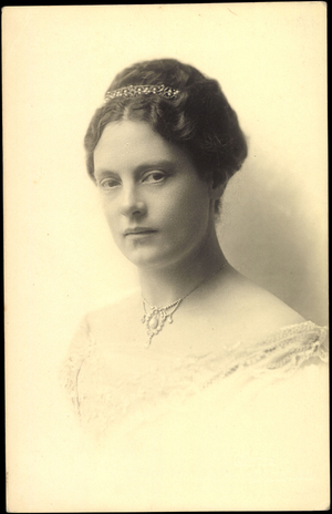 Ak I.K.H Princess Wiltrud of Bavaria with diadem (b/w photo)