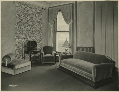 Interior, unidentified residence, New York, USA, c.1920-38 (gelatin silver photo)