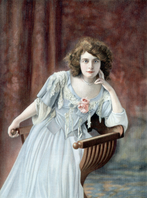 French actress Berthe Bady, photo by Boissonnas and Taponier from french paper "Le Theatre" june 1st, 1909