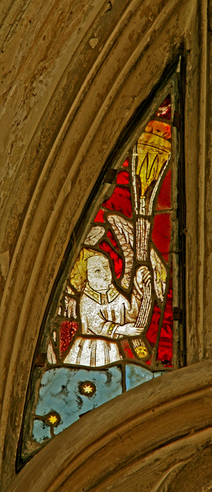 Window n2 depicting an angel with a censer (stained glass)