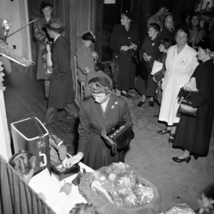 Oslo 19540909 Princess Astrid on Red Cross Bazaar …, 1954 (photo)