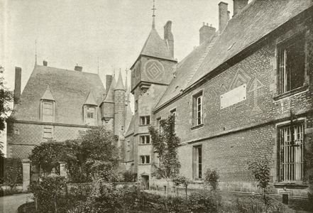 Gien, Chateau (b/w photo)