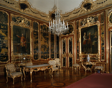 Schoenbrunn Palace and Gardens, Vienna, Austria (photo)
