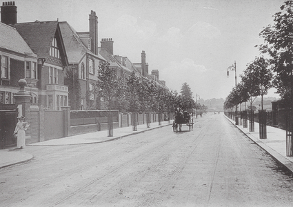The Avenue, Newmarket (b/w photo)