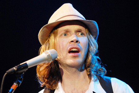 American singer Beck performing in 2006 (photo)