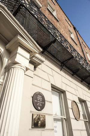 Oscar WIlde's home on the corner of Merrion Square, Dublin (photo)
