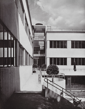 Flats, 1930s: London, Highfield Road, Golders Green (b/w photo)