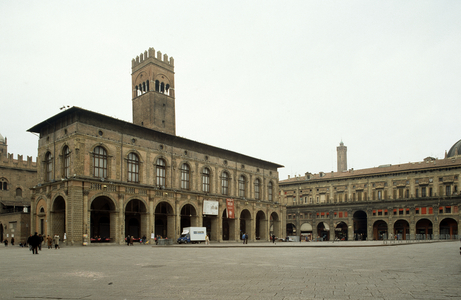 Renaissance - Architecture : Palace of the Podesta, Bologna, Italy 1484
