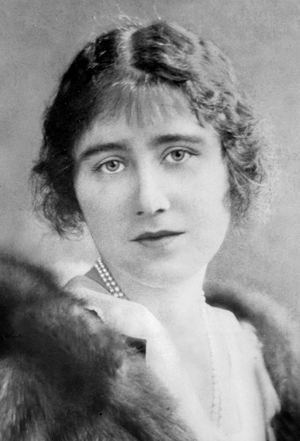 Elisabeth Bowes-Lyon (b/w photo)