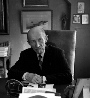 Oslo 19570206. Author Johan Bojer (1872-1959) at the desk in his home …, 1957 (photo)