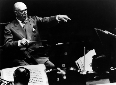 Sir Thomas Beecham conducting