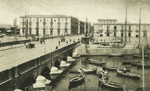 Siracusa / Syracuse: Ponte e Corso Umberto I (b/w photo)
