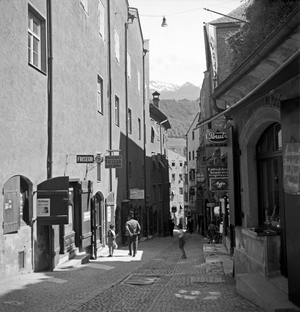 Lane with shops at the city of Hall in Tyrol, Austria 1930s (b/w photo)