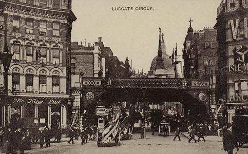 Ludgate Circus (b/w photo)