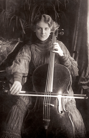 Edna May - portrait
