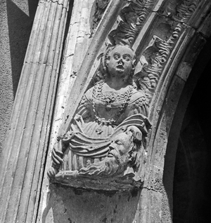 The St Lawrence's gate: Judith and Holofernes, Germany 1930s (b/w photo)