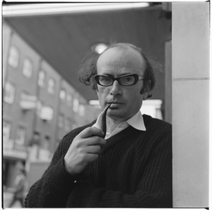 Phillip O'Conner, portrait of writer, poet and radio interviewer, "discoverer of" Quentin Crisp, mid 1950's, UK (b/w photo)